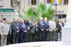 Discours au monument des jardins de la mairie